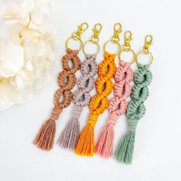 Macramé Infinity Keychain